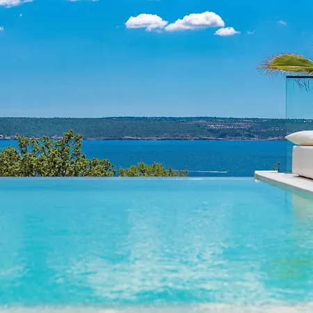 Hébergement de vacances My Dalmatia - Luxury Michelle With Private Infinity Pool, Sea View Jacuzzi, Sauna And Gym