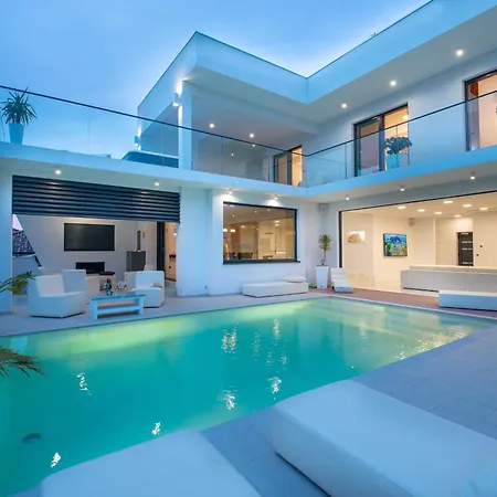 My Dalmatia - Luxury Michelle With Private Infinity Pool, Sea View Jacuzzi, Sauna And Gym Maslenica