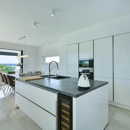 Ferienhaus My Dalmatia - Luxury Michelle With Private Infinity Pool, Sea View Jacuzzi, Sauna And Gym