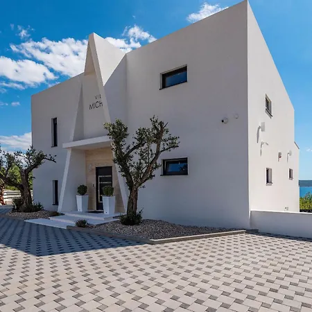 My Dalmatia - Luxury Michelle With Private Infinity Pool, Sea View Jacuzzi, Sauna And Gym Ferienhaus *
